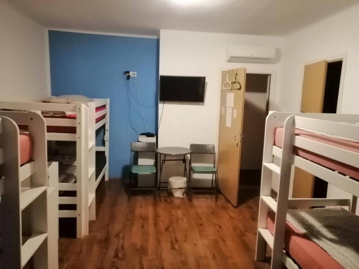 Hostel Kvarner- Private Rooms & Dorms Рієка Екстер'єр фото